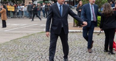 Perotti dice que va a encabezar una lista de diputados provinciales pero lo mencionan para senador nacional​